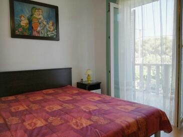 Apartmaji s parkingom Povlja, Brač - 2922