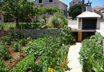 Apartamentos con parking Povlja, Brac - 2922