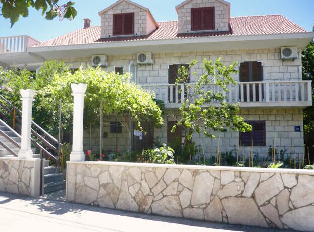 Апартаменти з паркуванням Повля - Povlja, Брач - Brač - 2922