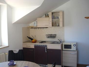 Apartments and rooms with parking space Bol, Brač - 2926