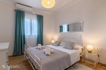 Apartments by the sea Sumartin, Brač - 2937