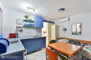 Apartments with parking space Vir - Torovi - Vir - Pedinka, Vir - 294