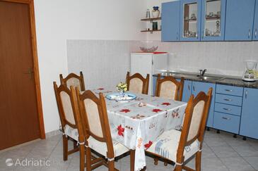 Apartments and rooms by the sea Sutivan, Brač - 2943