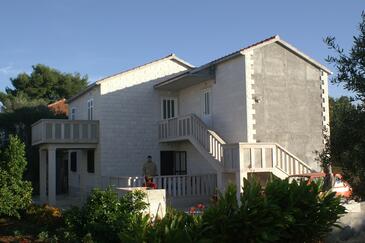 Apartment with terrace Mirca, Central Dalmatia
