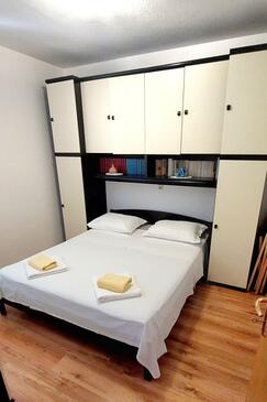 Ferienwohnungen mit Parkplatz Postira, Brac - 2948