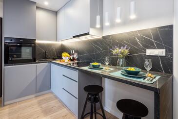 Ferienwohnungen und Zimmer am Meer Lokva Rogoznica, Omis - 2973