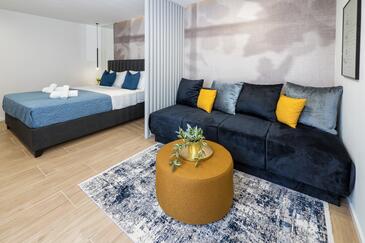 Apartments and rooms by the sea Lokva Rogoznica, Omiš - 2973