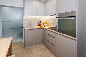 Apartments and rooms by the sea Lokva Rogoznica, Omiš - 2973