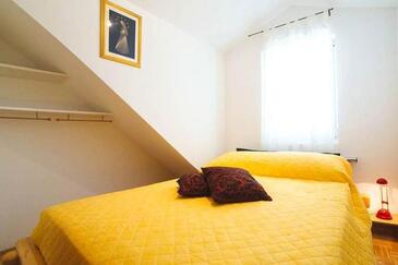 Apartments with WiFi Omiš - 2975