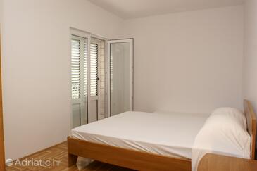 Ferienwohnungen mit Parkplatz Vinisce, Trogir - 2987