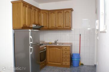 Ferienwohnungen mit Parkplatz Vinisce, Trogir - 2987