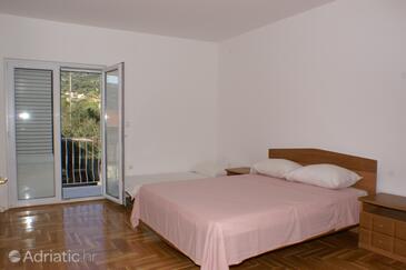 Ferienwohnungen mit Parkplatz Vinisce, Trogir - 2987