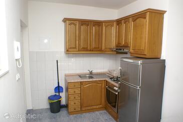 Ferienwohnungen mit Parkplatz Vinisce, Trogir - 2987