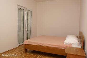 Ferienwohnungen mit Parkplatz Vinisce, Trogir - 2987