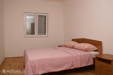 Ferienwohnungen mit Parkplatz Vinisce, Trogir - 2987