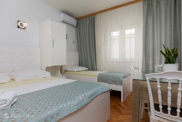Apartmani uz more Duće, Omiš - 2992
