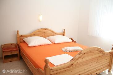 Apartmány s parkovištěm Vodice - 2995