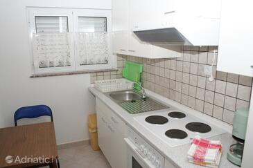 Leiligheter med parkering Vodice - 2995
