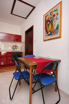 Apartments with parking space Vodice - 2995