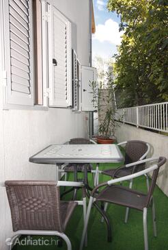 Ferienwohnungen mit Parkplatz Vodice - 2995