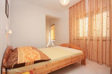 Apartments with parking space Vodice - 2995