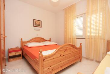 Apartments with parking space Vodice - 2995