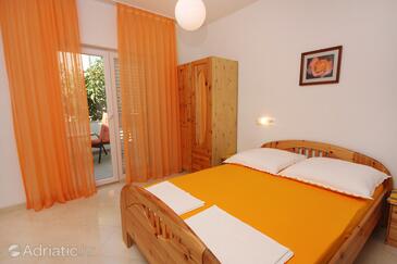 Apartamentos con parking Vodice - 2995