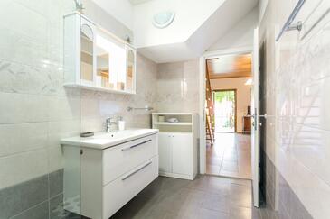 Apartamentos e estúdios Baška Voda, Dalmácia Central