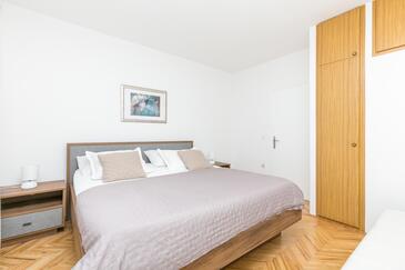 Apartamentos e estúdios Baška Voda, Dalmácia Central