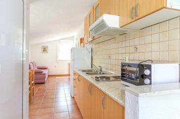 Apartamentos e estúdios Baška Voda, Dalmácia Central