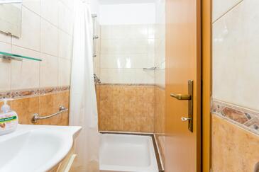 Apartamentos e estúdios Baška Voda, Dalmácia Central