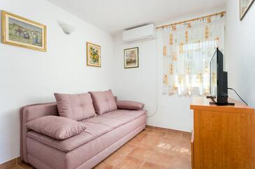 Apartamentos e estúdios Baška Voda, Dalmácia Central
