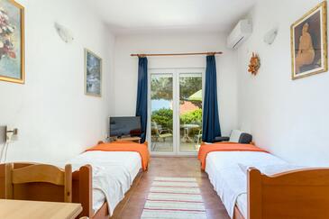 Apartamentos e estúdios Baška Voda, Dalmácia Central