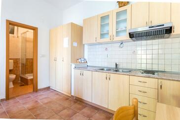 Apartamentos e estúdios Baška Voda, Dalmácia Central