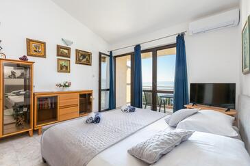 Apartamentos e estúdios Baška Voda, Dalmácia Central