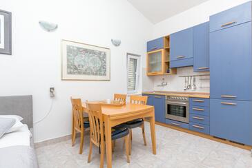 Baška Voda, Ebédlő szállásegység típusa studio-apartment, WiFi .
