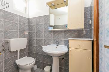 Apartamentos e estúdios Baška Voda, Dalmácia Central
