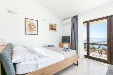 Apartamentos e estúdios Baška Voda, Dalmácia Central