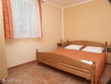 Ferienwohnungen mit Parkplatz Silo, Krk - 3027