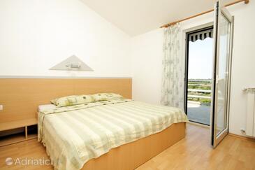 Apartments and rooms with a swimming pool Babići, Umag - 3046