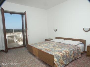 Кімнати з паркуванням Лознаті - Loznati (Црес - Cres) - 3050