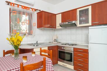 Ferienwohnungen mit Parkplatz Postira (Brac) - 3065