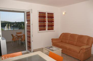 Ferienwohnungen am Meer mit Pool Milna, Brac - 3066