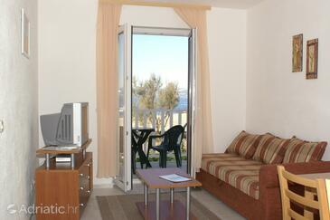 Apartments by the sea Mirca, Brač - 3068