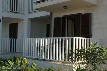 Apartments by the sea Mirca, Brač - 3068