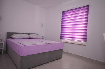 Appartementen met zwembad geschikt voor gezinnen met kinderen Potocnica (Pag) - 3075