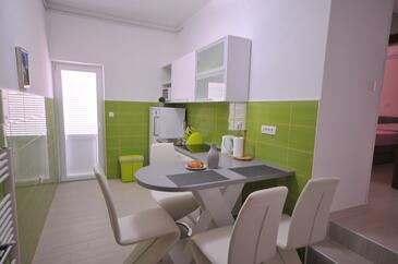 Appartementen met zwembad geschikt voor gezinnen met kinderen Potocnica, Pag - 3075