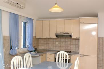 Apartamente lângă mare cu piscină Seget Vranjica, Trogir - 3078