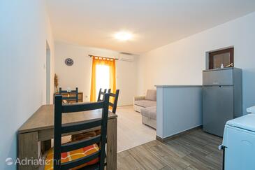 Apartments by the sea Mandre (Pag) - 3084