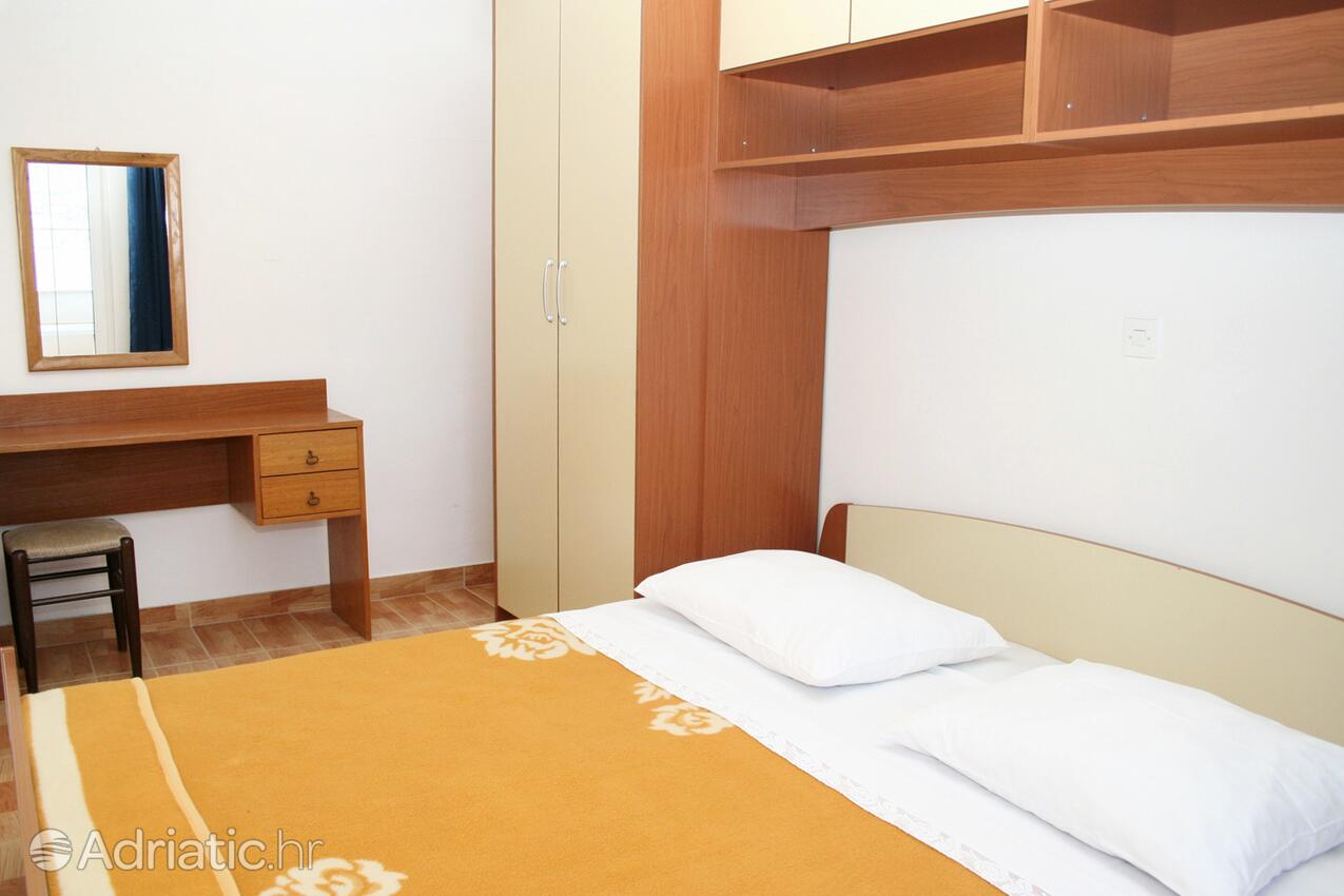 A-3088-a - Kwatery prywatne - Apartamenty i pokoje nad morzem Primosten